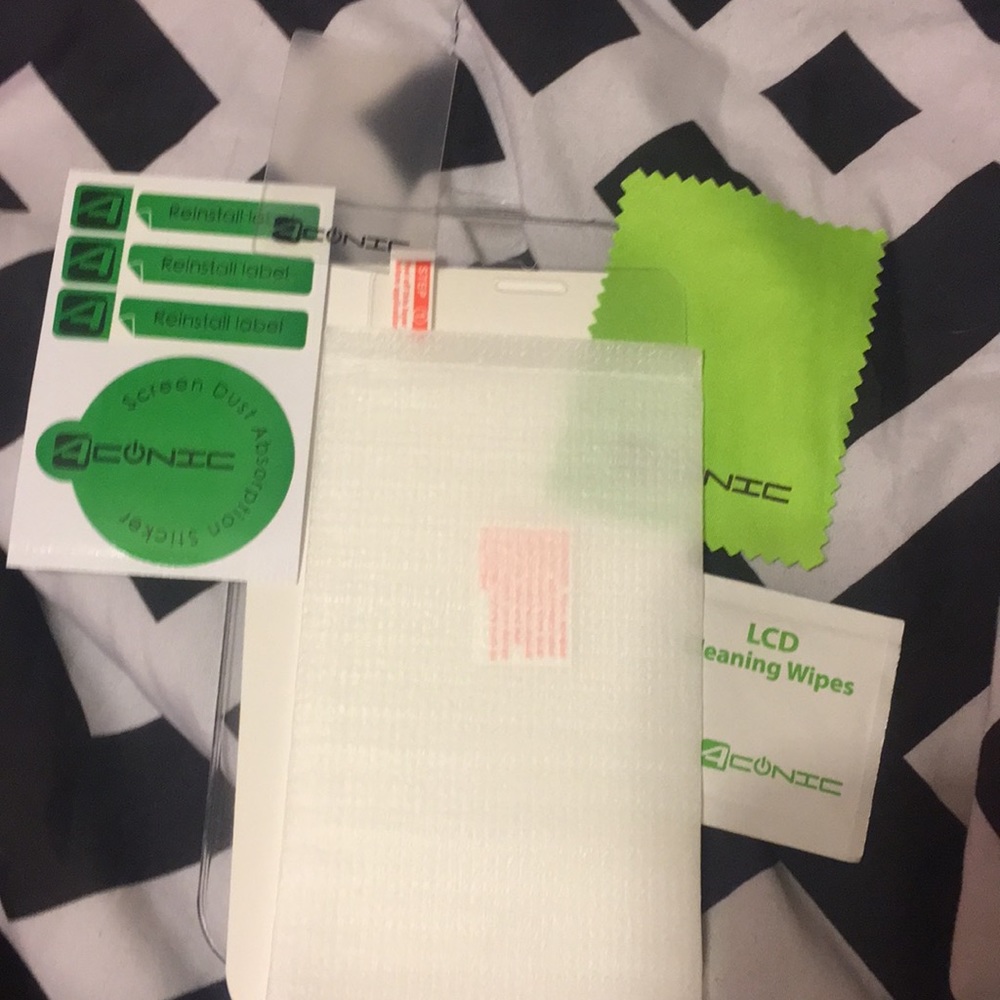 Screen protector - Picture 3 of 3